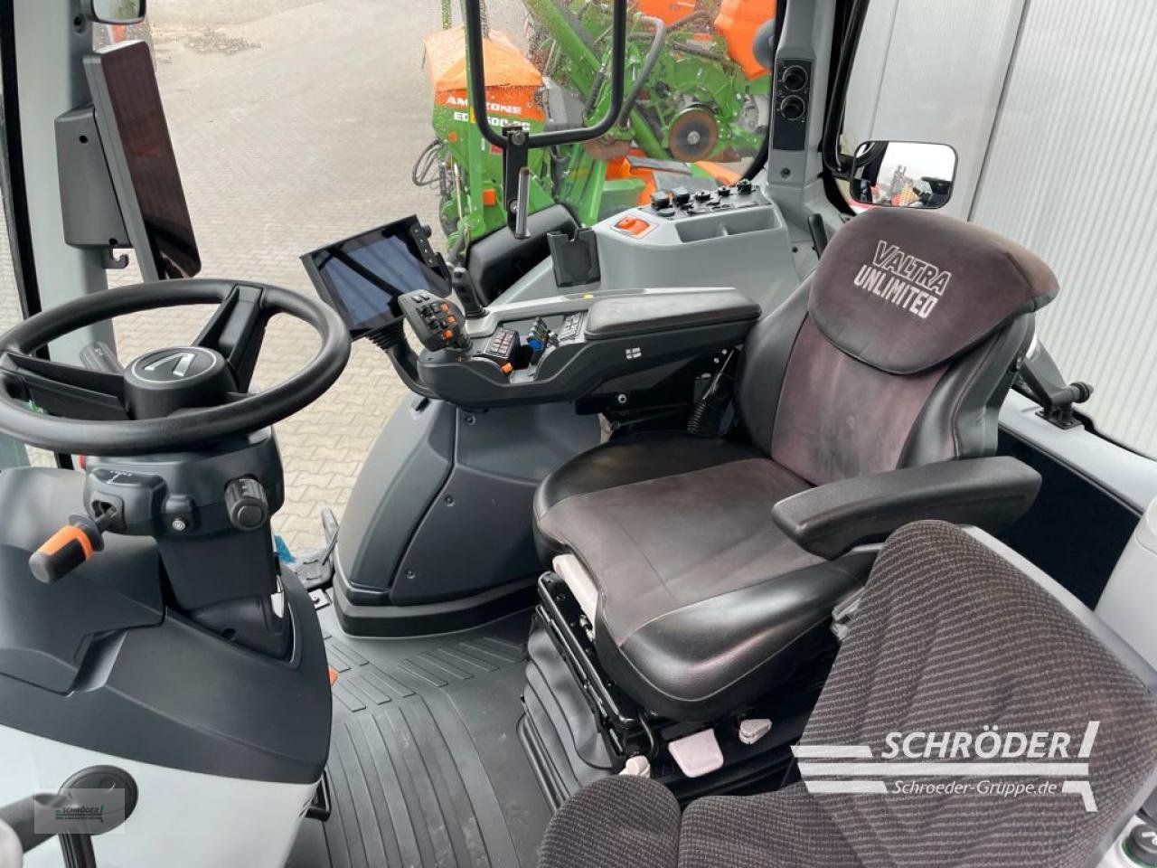 Traktor van het type Valtra T 175 ED SMARTTOUCH | RTK | UNLIMITED, Gebrauchtmaschine in Wildeshausen (Foto 12)